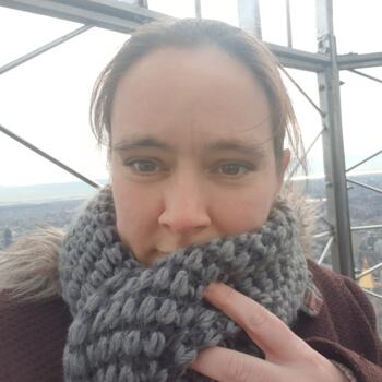 Babysitter in Woking: Tracey