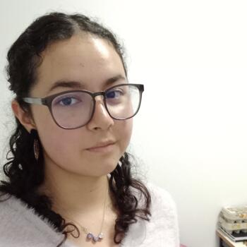 Babysitter in Faro: Ariana