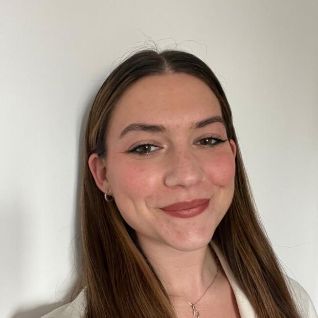 Babysitter in Gif-sur-Yvette: Emma