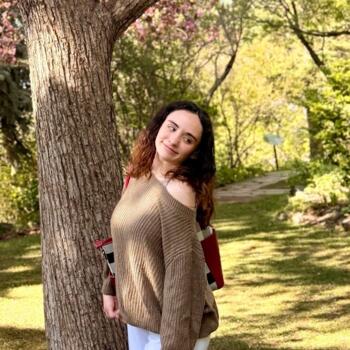 Baby-sitter in Calgary: Ali