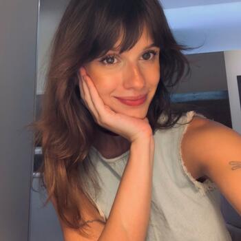 Babysitter in Volta Redonda: Flora