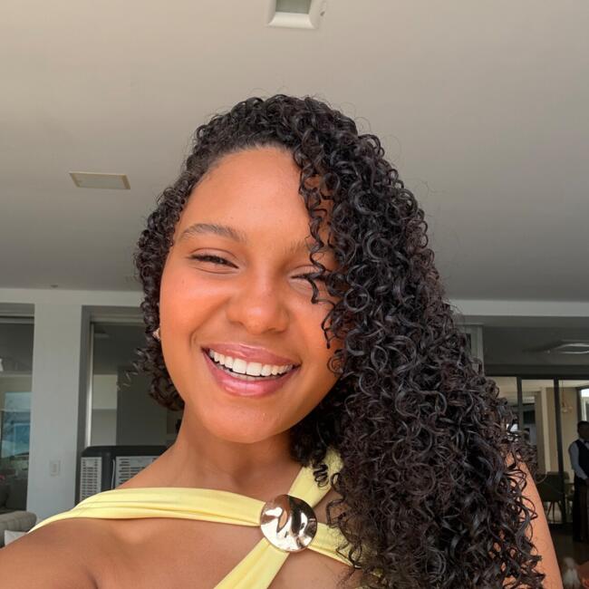 Babysitter in Brasília: Maria Clara