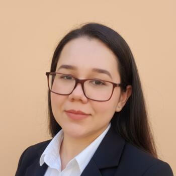 Babysitter in Almada: Jacqueline