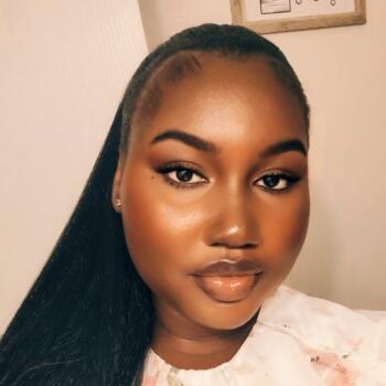 Babysitter in Calgary: Laurencia