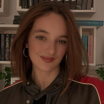 Babysitter in Neuville-en-Ferrain: Clémence