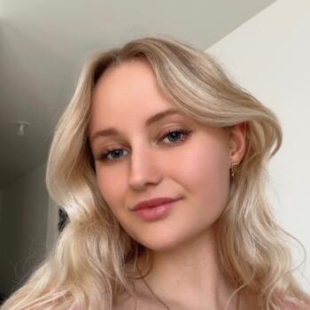 Babysitter in Fontaine-Étoupefour: Klara