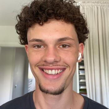 Babysitter in Antibes: Clement