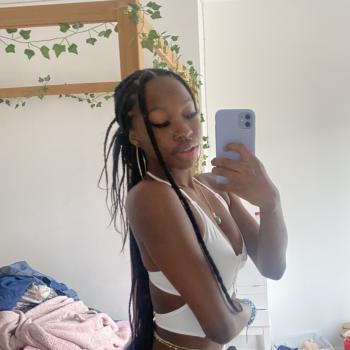 Baby-sitter in Montreuil: Brooklyn Mary-Jane
