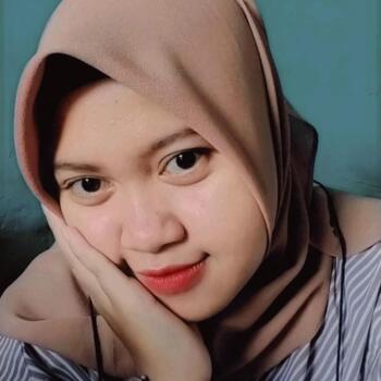 Babysitter in Surabaya: Widya Sah Putri Rahayu