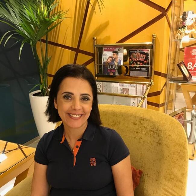 جليسة أطفال في أبوظبي: Roula