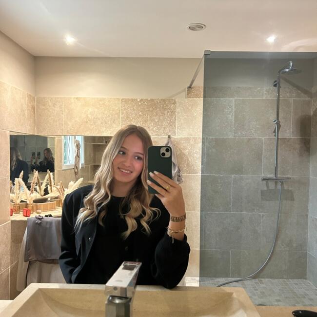 Babysitter in Oraison: Ambre