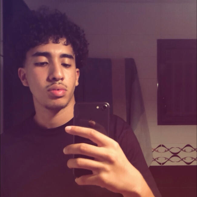 Babysitter in Pougny: Anas