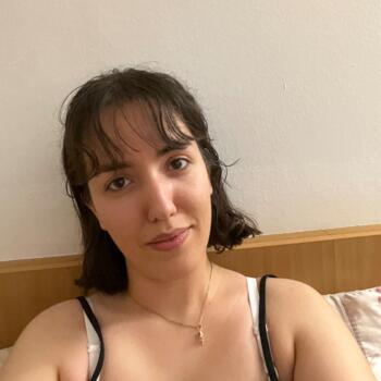 Babysitter in Vienna: Mozhgan