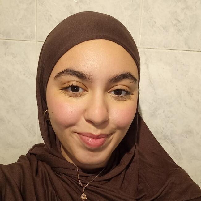 Babysitter in Durango: Hajar