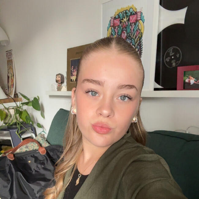 Babysitter in Annet-sur-Marne: Lily