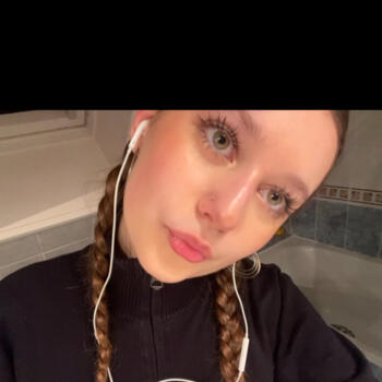 Babysitter in Paris: Clara