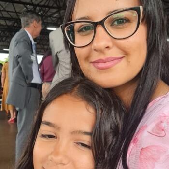 Babysitter Goiânia: CLEIDIANE