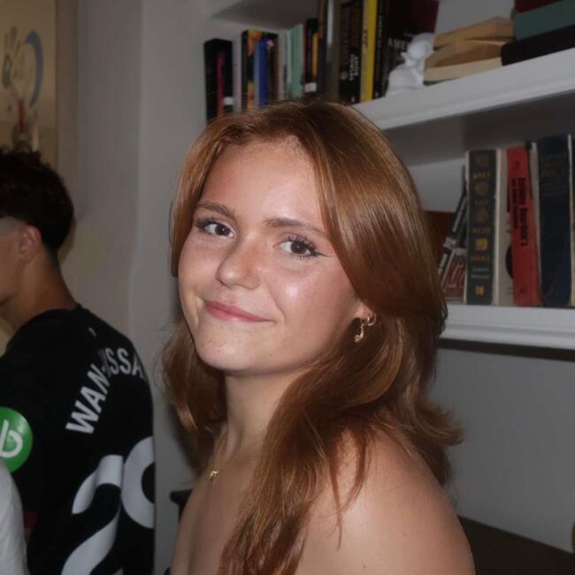 Babysitter in Bath: Mila