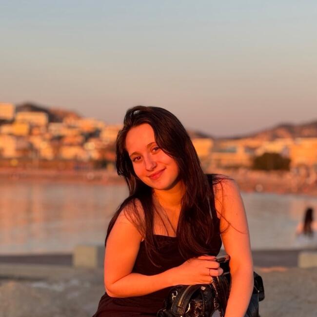 Babysitter in Marseille: Maelys