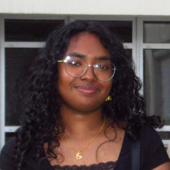 Babysitter in Champs-sur-Marne: Sanjana