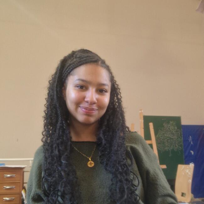 Babysitter in Noisy-Rudignon: Inès