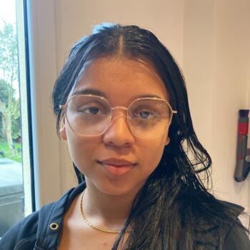 Babysitter in Ballancourt-sur-Essonne: Emilly