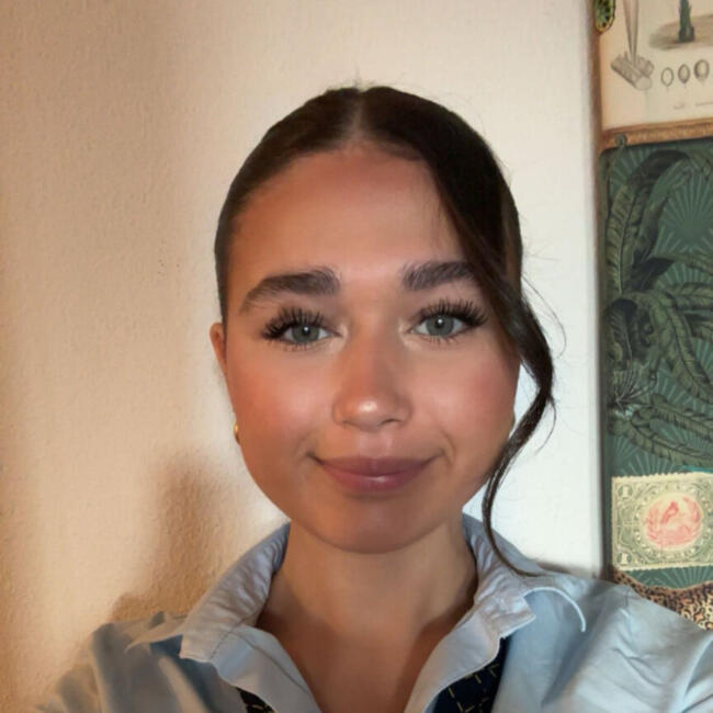Babysitter in Bayonne: Kiara