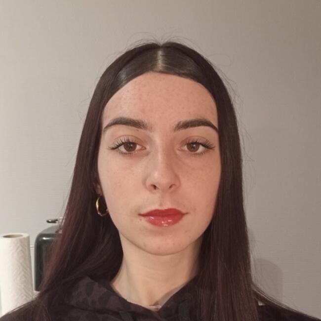 Babysitter in Blois: Yuna