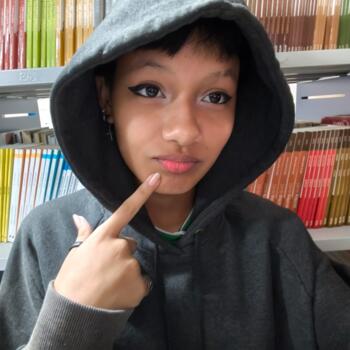 Babá em Manaus: Adriana