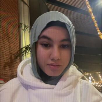 Babysitter in Saint-Jory: Selma