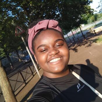 Babysitter Bonneuil-sur-Marne: Asmi-Love
