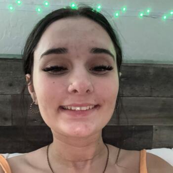 Babysitter in Phoenix: Holly