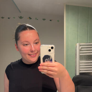 Babysitter in Courant: Camille