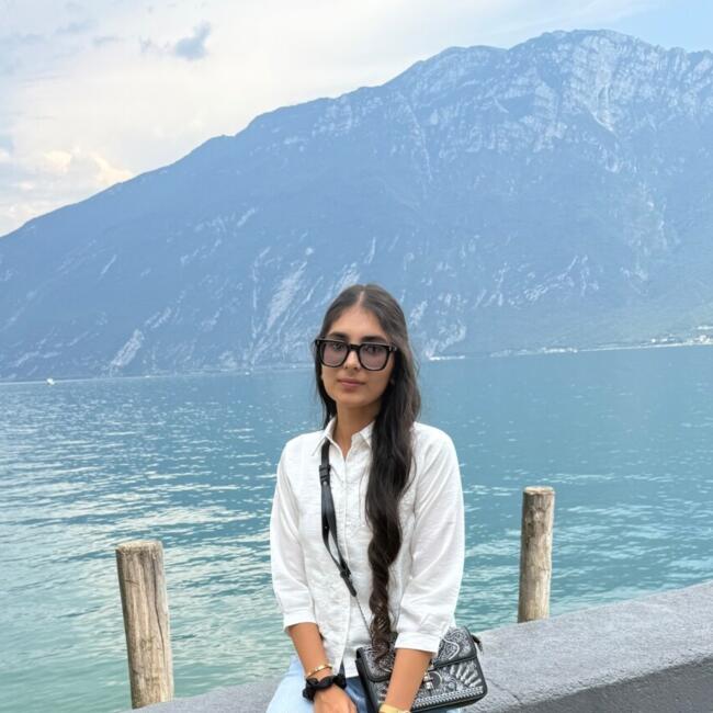 Babysitter in Dello: Sukhman