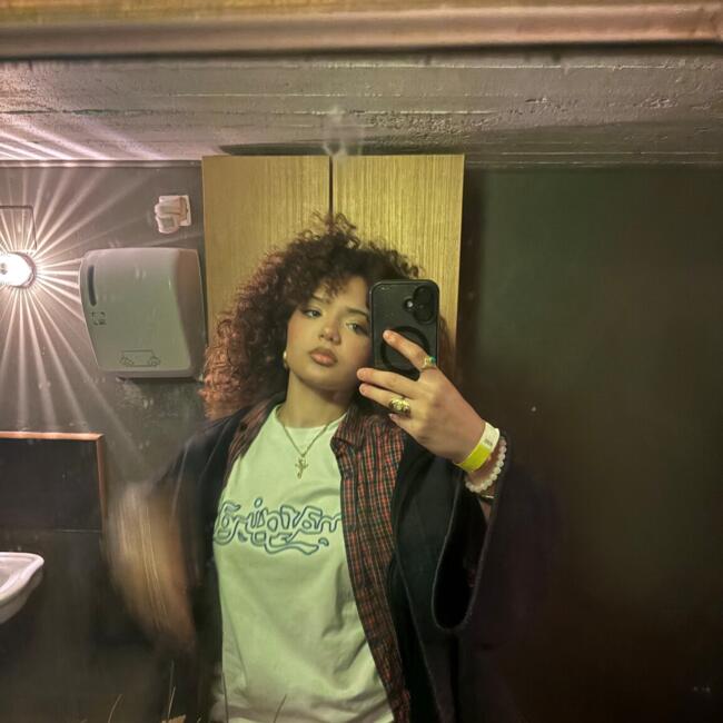 Babysitter in Croix: Louisa