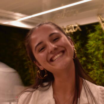 Babysitter in Salon-de-Provence: Nina