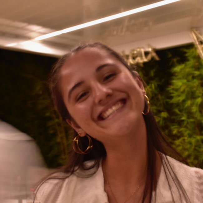 Babysitter in Salon-de-Provence: Nina