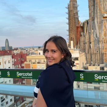 Babysitter in Manresa: Chloé