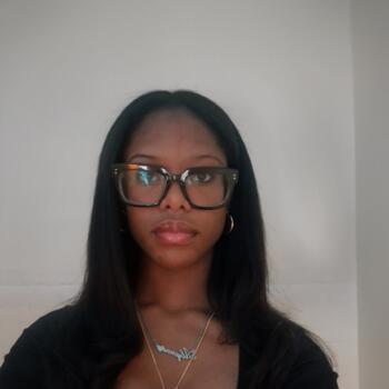 Babysitter in London: Natasia