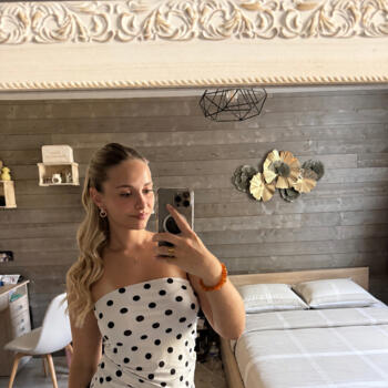 Babysitter in Saint-Julien-l'Ars: Océane