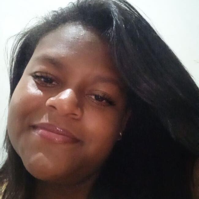 Babysitter in Uberlândia: Laura