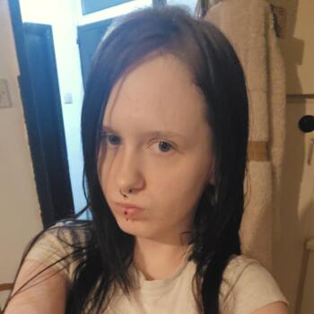 Babysitter in Bolton: Tara