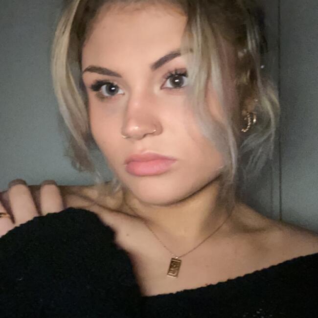 Babysitter in Adelaide: Francesca