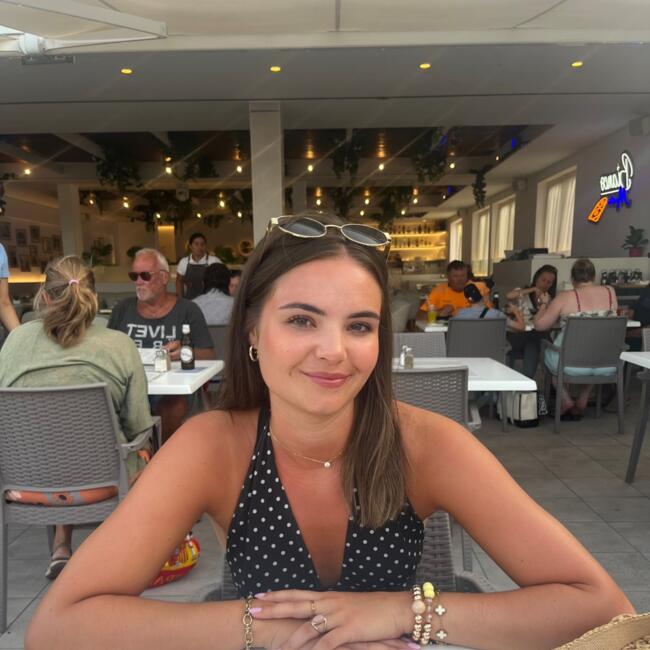 Babysitter in Cork: Lauren