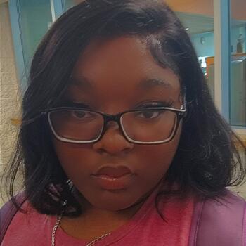 Babysitter in Rochester: Sydney