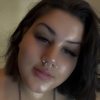 Baby-sitter in Edmonton: Courtney