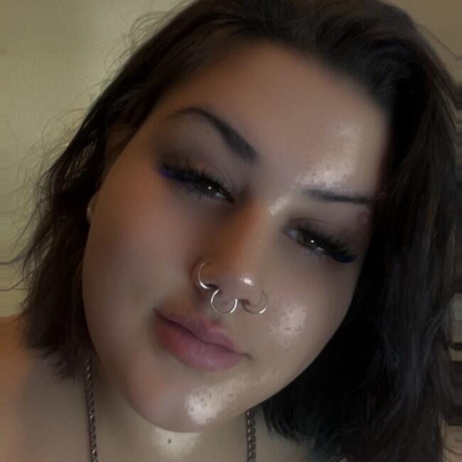 Baby-sitter in Edmonton: Courtney