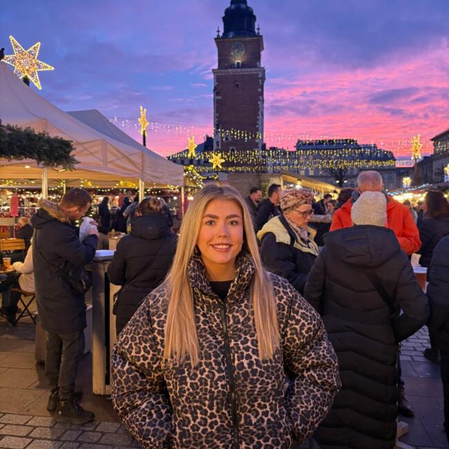 Babysitter in Banbridge: Leah