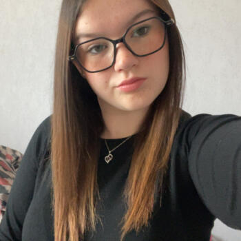 Babysitter in Grenay: Lily