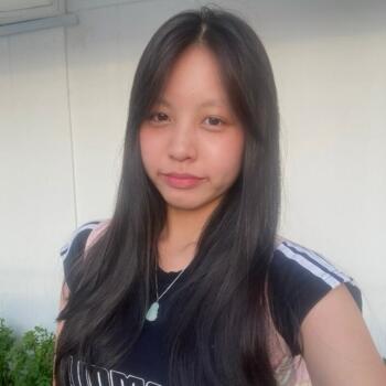 位于新加坡的临时保姆: Livia